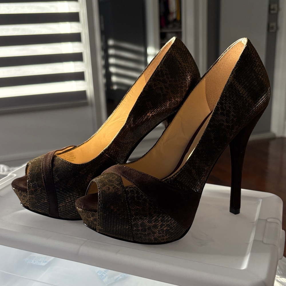 Guess Dark Brown Peep-Toe Heels
